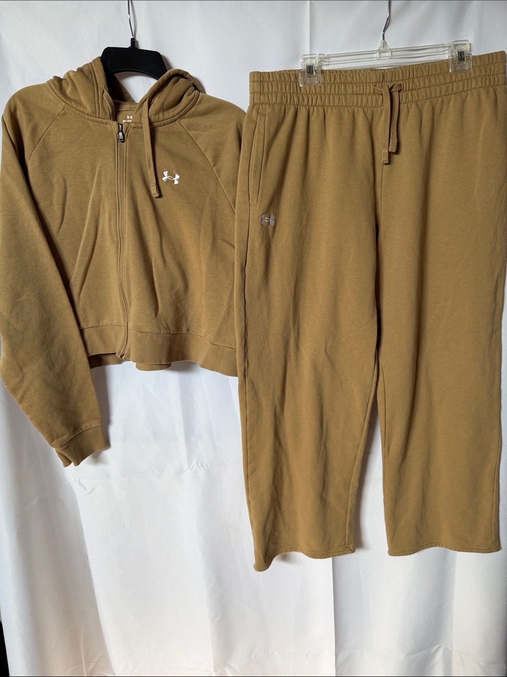 NWOT Under Armour Women's Tan Cropped Zip Hoodie & Joggers Set